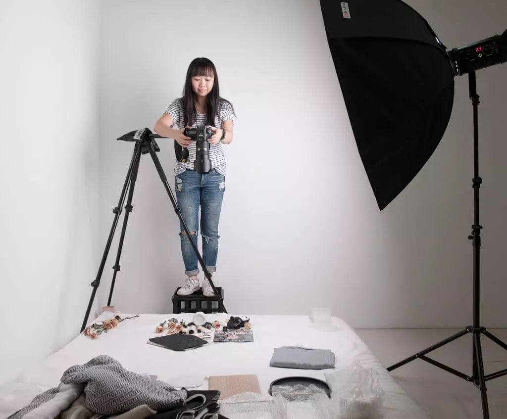 Memahami-Teknik-Fotografi-Flat-Lay-dengan-Penggunaan-Tripod
